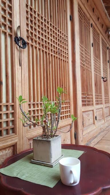 Namhyundang - Hanok Korean Traditional House Seoul Eksteriør billede