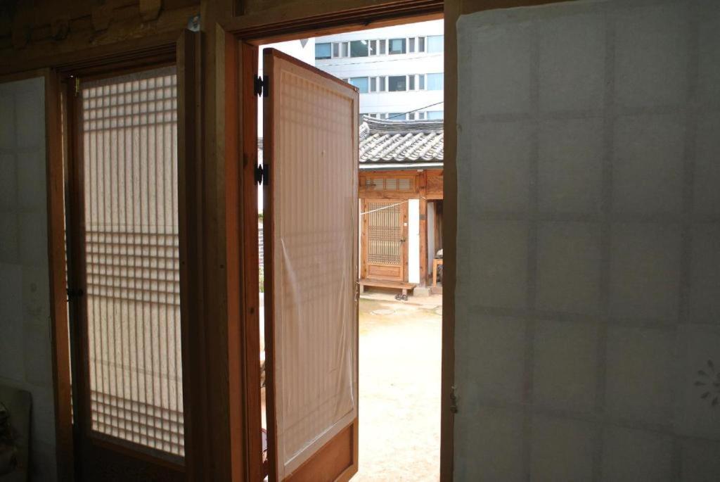 Namhyundang - Hanok Korean Traditional House Seoul Eksteriør billede
