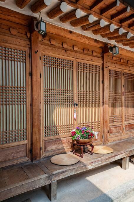 Namhyundang - Hanok Korean Traditional House Seoul Eksteriør billede