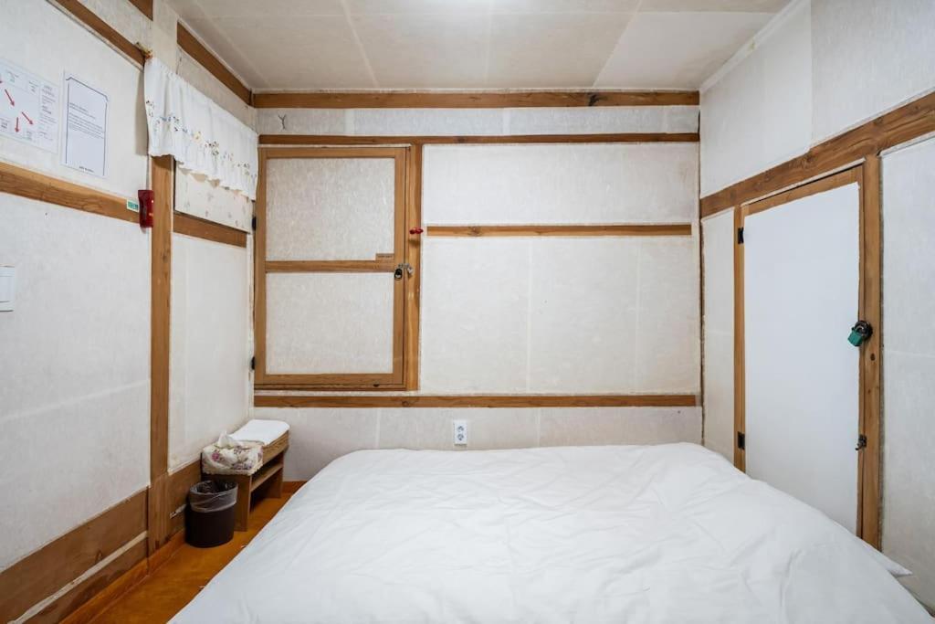 Namhyundang - Hanok Korean Traditional House Seoul Eksteriør billede