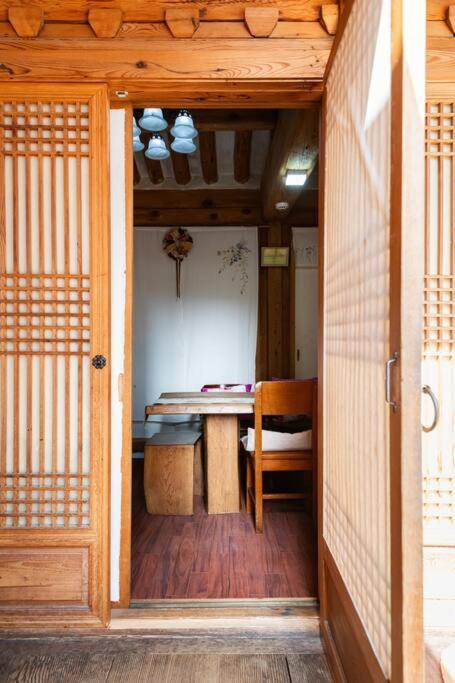 Namhyundang - Hanok Korean Traditional House Seoul Eksteriør billede