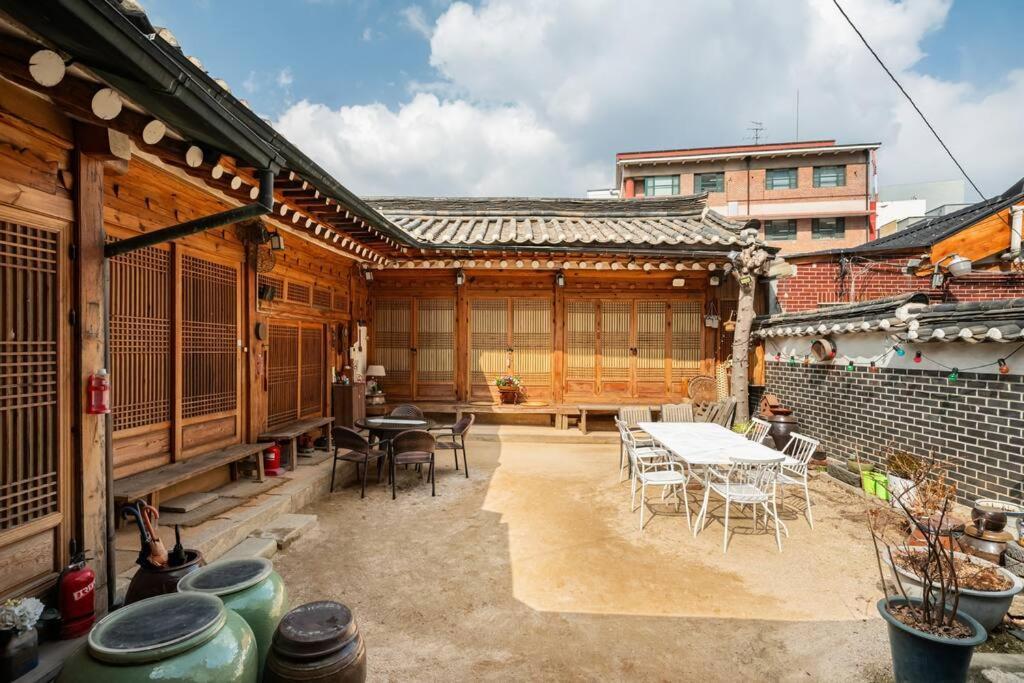 Namhyundang - Hanok Korean Traditional House Seoul Eksteriør billede